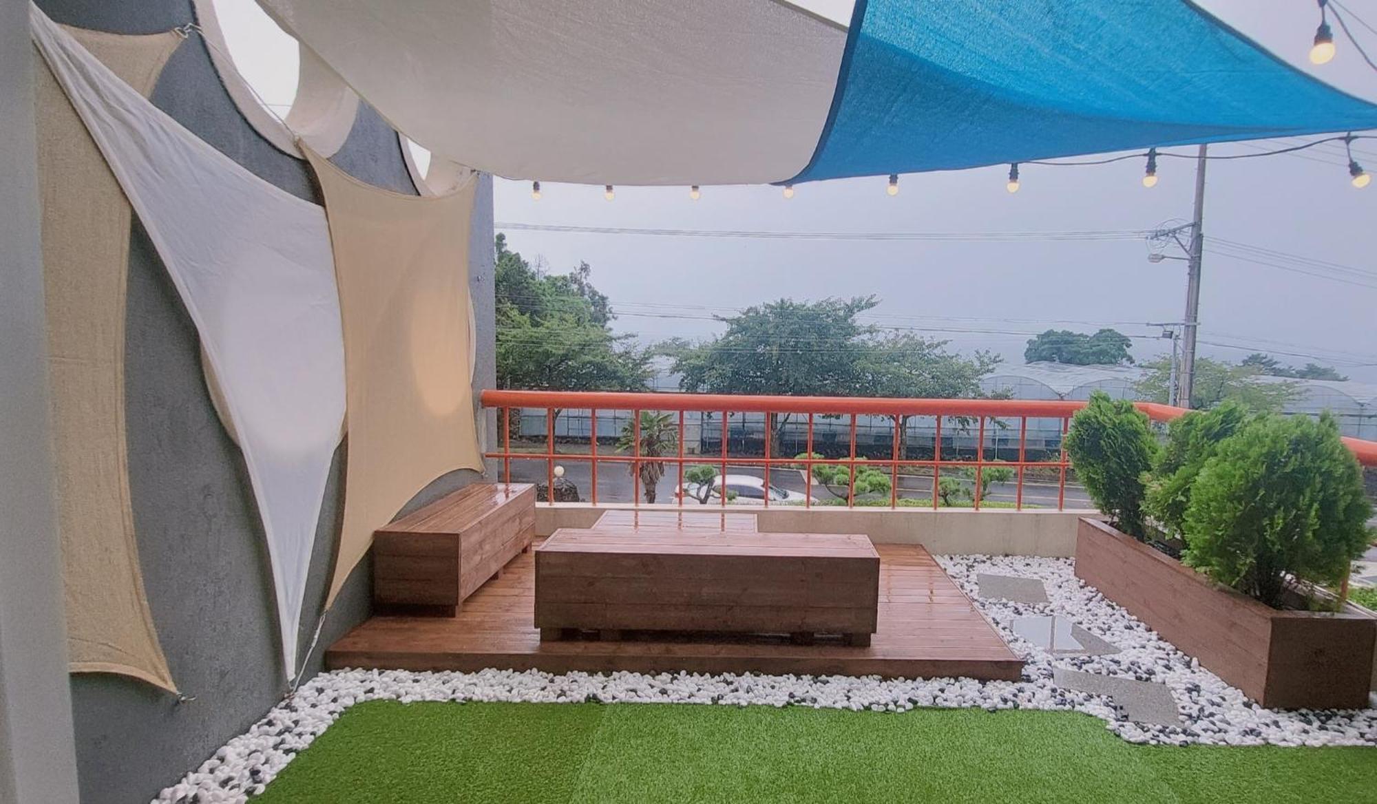 Jeju Soroan Pension Seogwipo Exterior foto